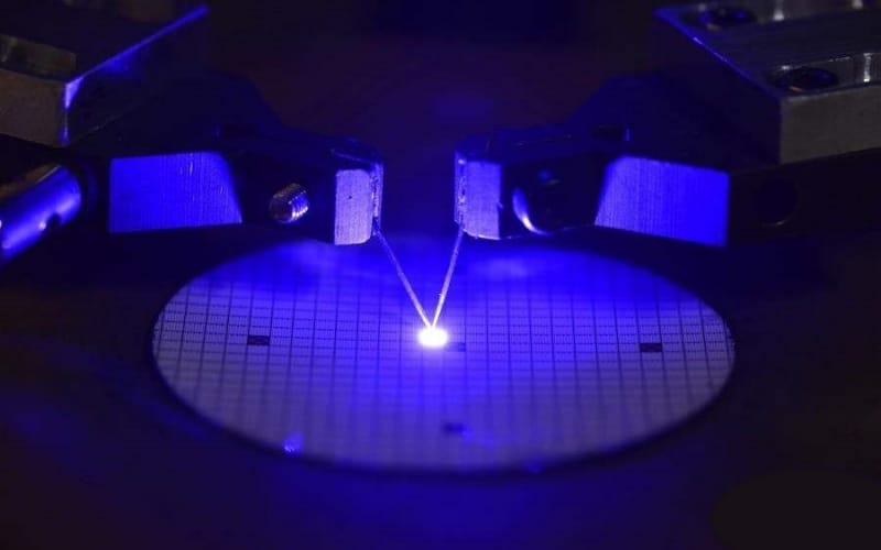 具有新型圖形化SiO2/Al2O3鈍化層的高性能GaN基發(fā)光二極管