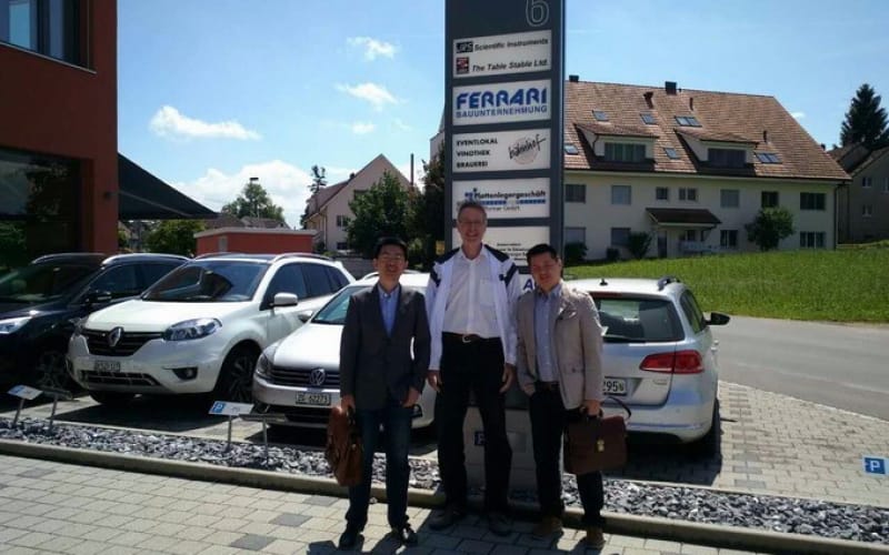 優(yōu)尼康負(fù)責(zé)人應(yīng)邀赴瑞士會(huì)晤Table Stable 公司CEO